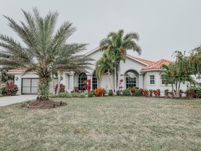 888 Boundary Blvd in Rotonda West, FL - Building Photo - Building Photo