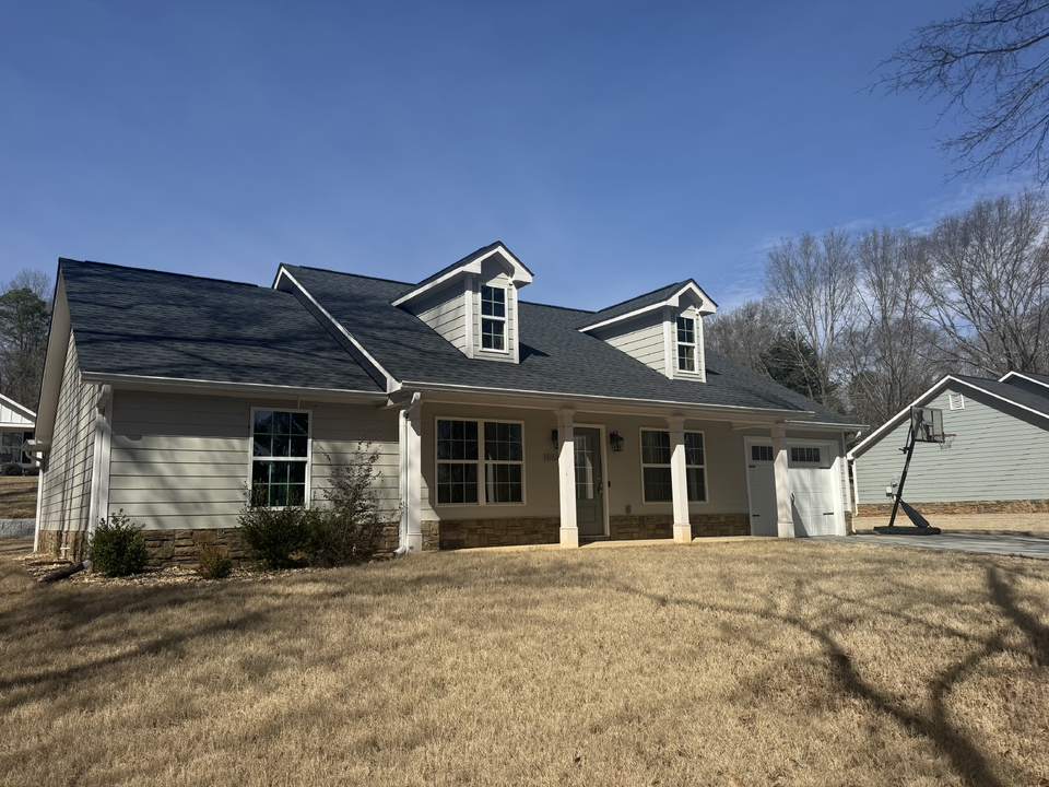 1668 Meadowlark Ln in Gainesville, GA - Building Photo