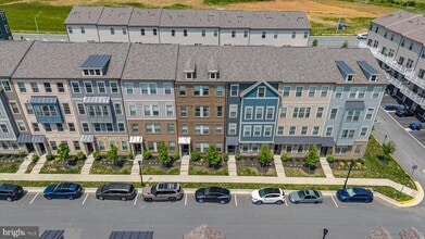 1126 Madeira Terrace SE in Leesburg, VA - Building Photo - Building Photo