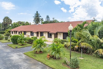 Redding Manor in Lantana, FL - Building Photo - Building Photo