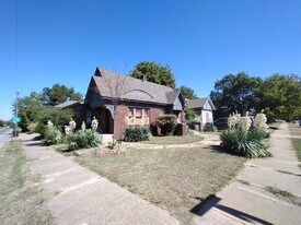 723 NW 31st St, Unit 723 Duplex in Oklahoma City, OK - Building Photo