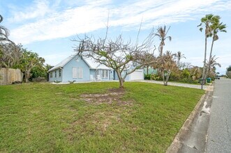 212 3rd Ave in Melbourne Beach, FL - Building Photo - Building Photo