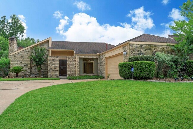 13819 Starhill Ct in Houston, TX - Building Photo - Building Photo