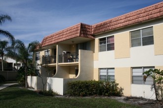 Hemingway at Stuart in Stuart, FL - Foto de edificio - Building Photo