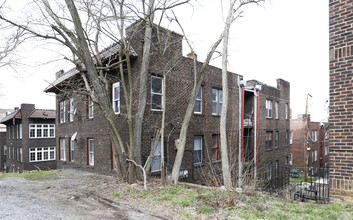 5846 Alderson St in Pittsburgh, PA - Building Photo - Building Photo