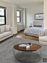 E 88th St, Unit 8C in New York, NY - Building Photo - Building Photo