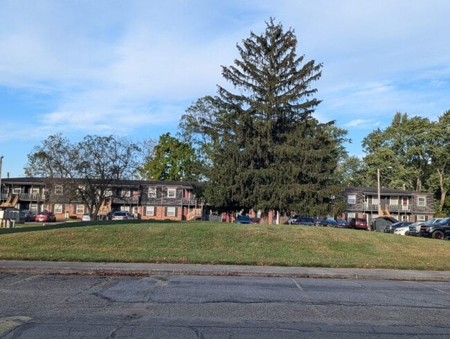 Forest Glen Apartments in Elkhart, IN - Foto de edificio - Building Photo