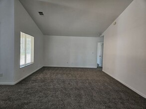 2042 Romolo St in Delano, CA - Building Photo - Building Photo