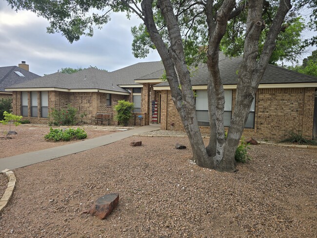 property at 4007 Lehigh Dr
