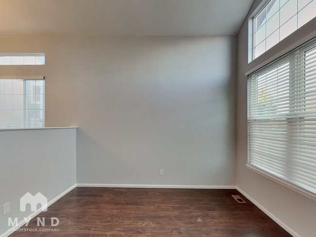 14422 E Elk Pl in Denver, CO - Foto de edificio - Building Photo