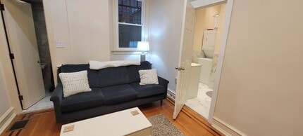 1825 S Broad St, Unit 1 in Philadelphia, PA - Building Photo - Building Photo