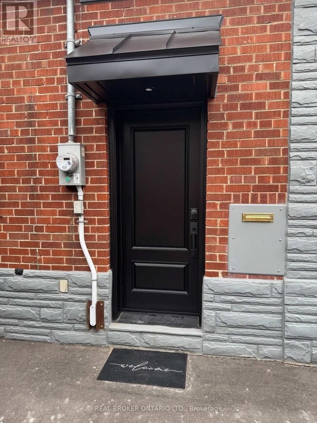 6 Inniswood Dr in Toronto, ON - Building Photo - Building Photo