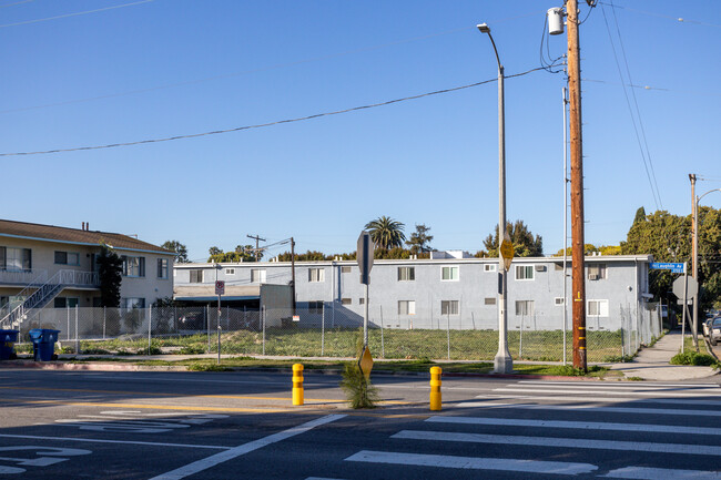 3705 S McLaughlin Ave in Los Angeles, CA - Building Photo - Building Photo