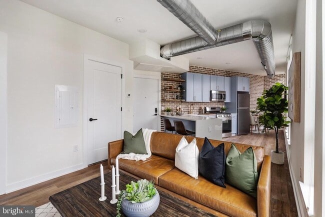 2401 Frankford Ave in Philadelphia, PA - Building Photo - Building Photo