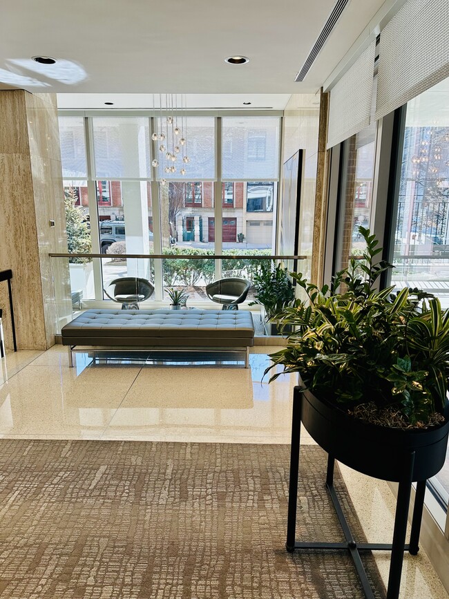 88 W Schiller St in Chicago, IL - Building Photo - Building Photo