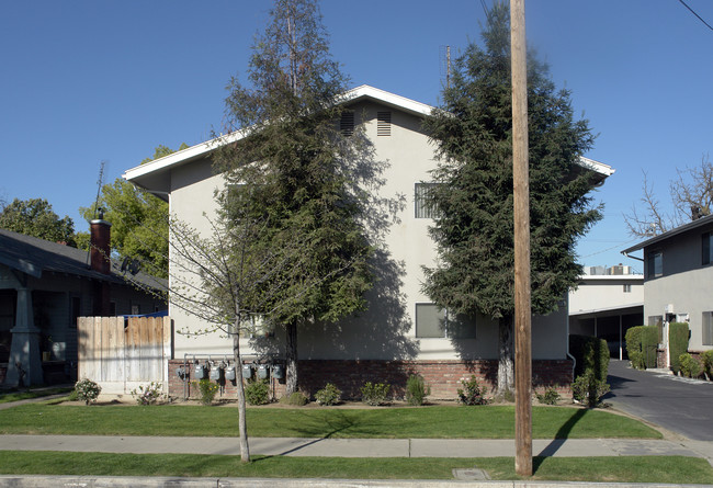 Yosemite Townhomes in Fresno, CA - Building Photo - Building Photo