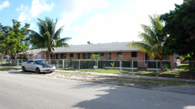 816 Moffett St in Hollywood, FL - Building Photo - Building Photo