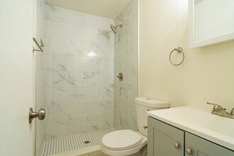 5418 Baja Dr in San Diego, CA - Building Photo - Building Photo