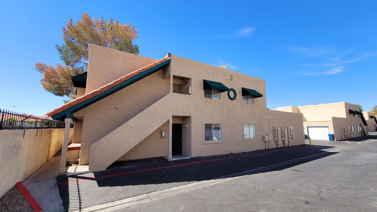 6750 Del Rey Ave in Las Vegas, NV - Building Photo