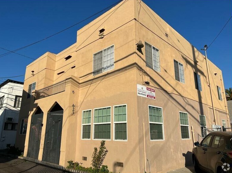 623 E 7th St in Long Beach, CA - Building Photo