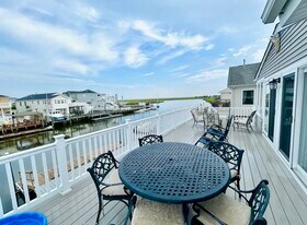 55 S Spinnaker Dr in Little Egg Harbor Twp, NJ - Building Photo