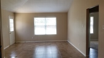 3935 Cary Creek Dr in Baytown, TX - Building Photo