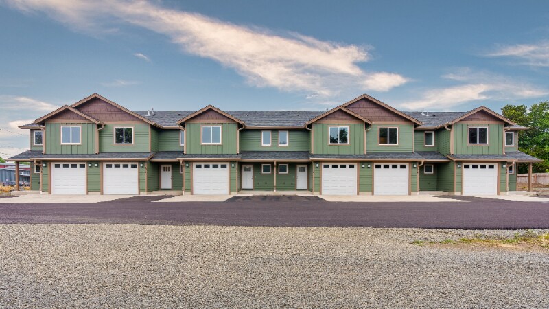 1310 Lamont Ln in Seaside, OR - Building Photo