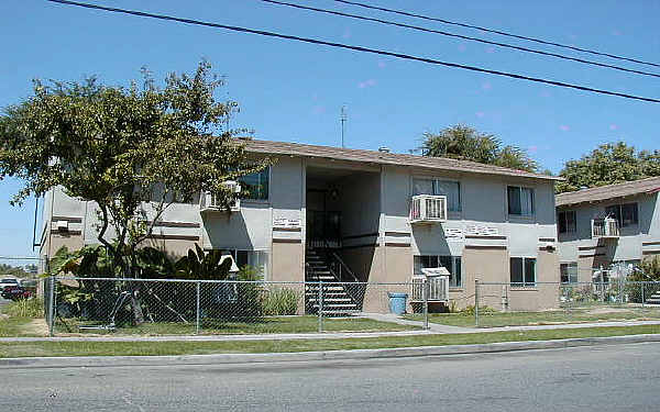 1237 N 8th St in Fresno, CA - Foto de edificio - Building Photo