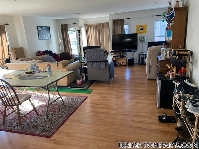 8 Glencoe St, Unit 5 in Boston, MA - Foto de edificio - Building Photo