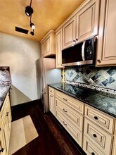 500 E Riverside Dr in Austin, TX - Foto de edificio - Building Photo