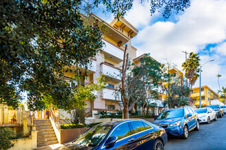 Butler Cabana in Los Angeles, CA - Building Photo - Primary Photo