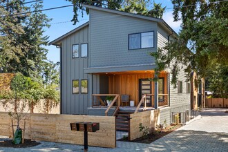 2349 NE 127th St in Seattle, WA - Building Photo - Building Photo
