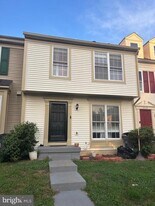 2011 Quiet Creek Ct in Woodbridge, VA - Building Photo