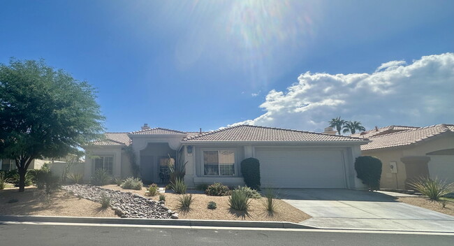 275 Strada Nova in Palm Desert, CA - Building Photo - Building Photo