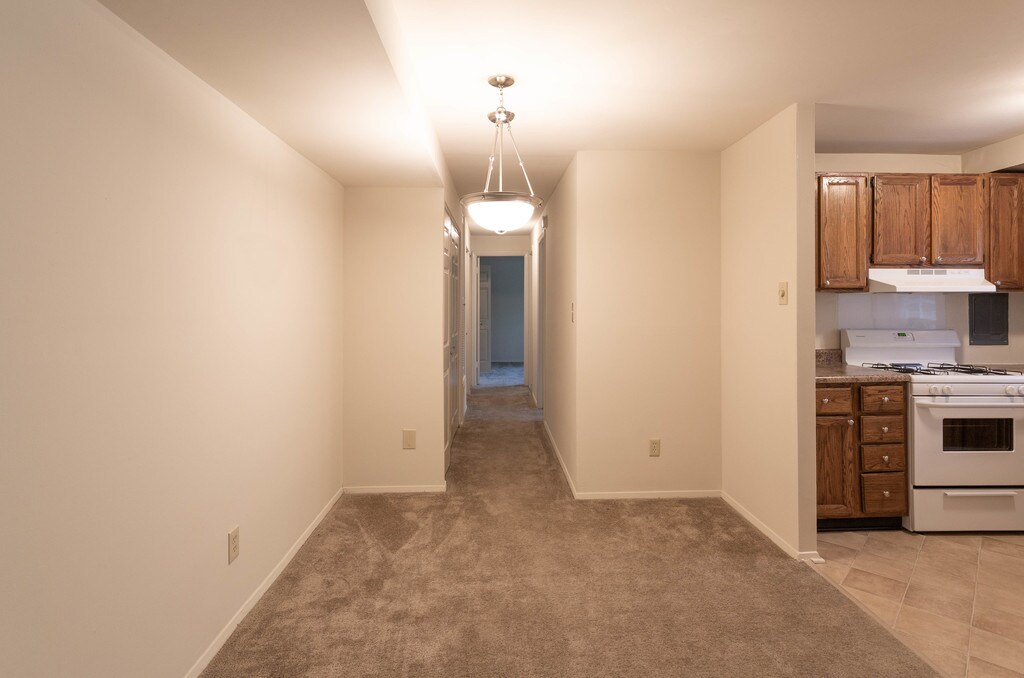 Colonial Square Apartments Glen Burnie, MD Apartments