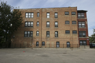 3745 W Douglas Blvd in Chicago, IL - Building Photo - Building Photo