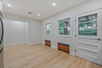 21 E CENTRAL Ave in Bergenfield, NJ - Building Photo - Building Photo