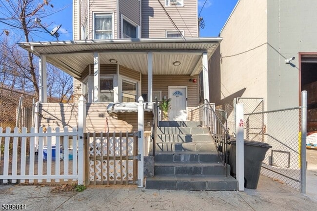 property at 84 Washington Pl