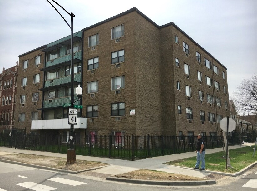 7700 South Shore Drive, Chicago, IL in Chicago, IL - Foto de edificio