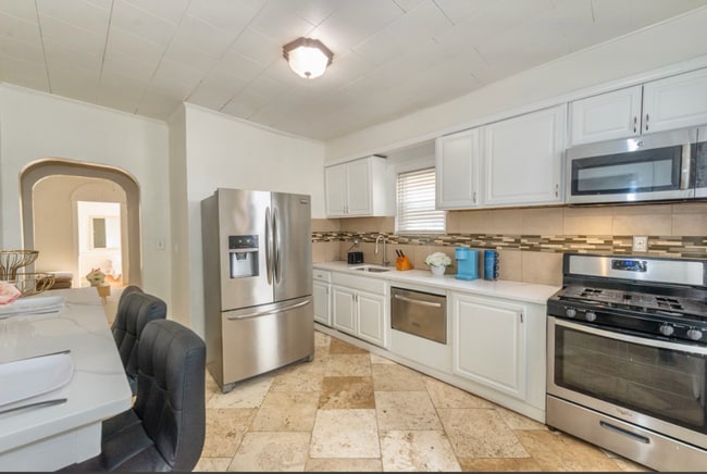 45 Essex Ave, Unit 3BR, 3BA- Maplewood in Maplewood, NJ - Building Photo - Building Photo