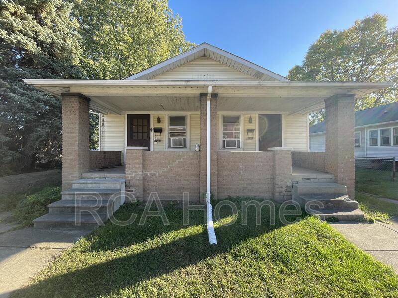 1233 E Hanna Ave in Indianapolis, IN - Building Photo