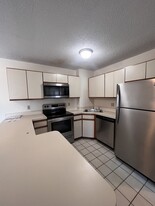 23 Elm St, Unit #301 Apartments