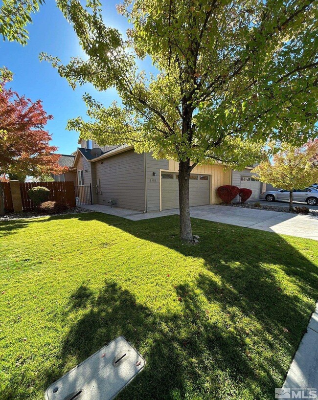 5718 Pumpkin Ridge Dr in Sparks, NV - Building Photo - Building Photo