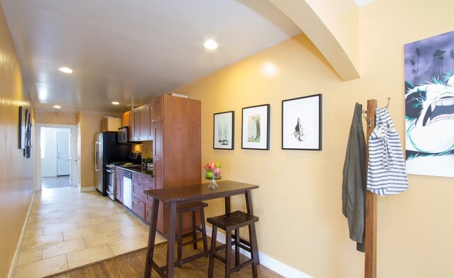 5960 Lexington Ave in Los Angeles, CA - Building Photo - Building Photo