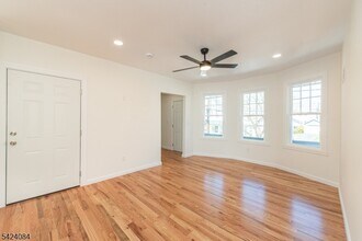 39 Beekman St in Bloomfield, NJ - Building Photo - Building Photo