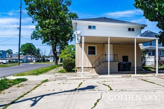 1925 W Jackson St in Muncie, IN - Building Photo - Building Photo