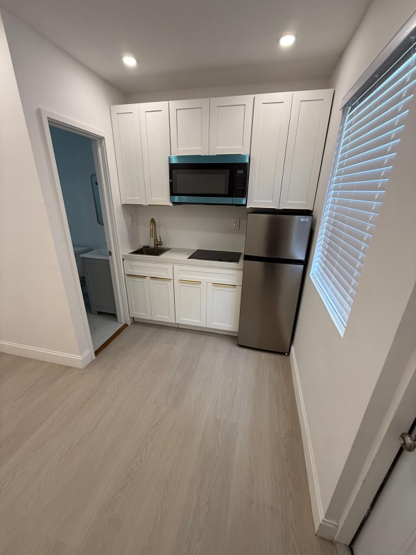 2175 NE 170th St in North Miami Beach, FL - Foto de edificio - Building Photo