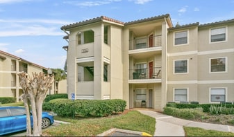3038 Parkway Blvd, Unit 302 in Kissimmee, FL - Building Photo