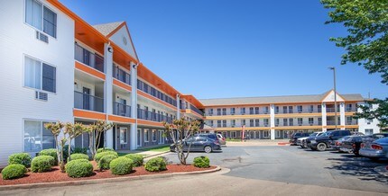 Siegel Select Bossier City in Bossier City, LA - Building Photo - Building Photo