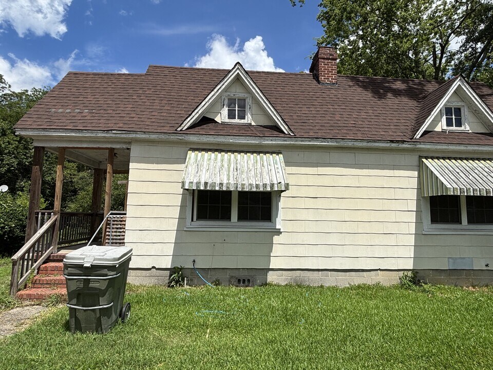 147 Center St in Chester, SC - Building Photo